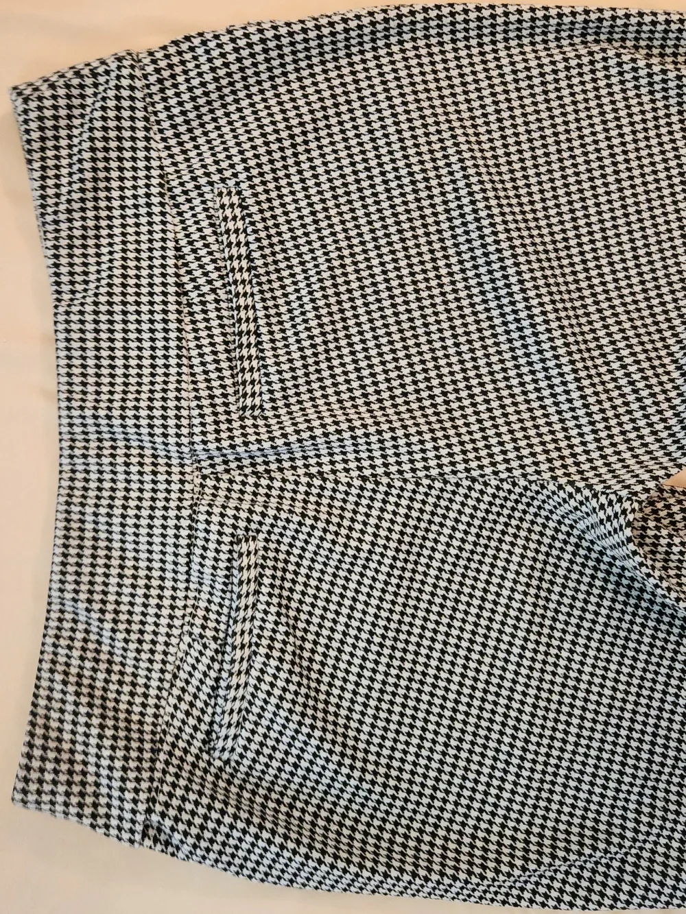 New York & Company Black and White Houndstooth Knit Pants